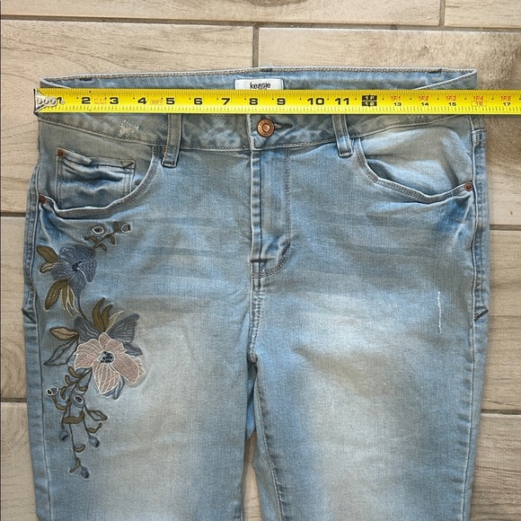 Kensie Embroidered Lightwash Jeans - Picture 7 of 10